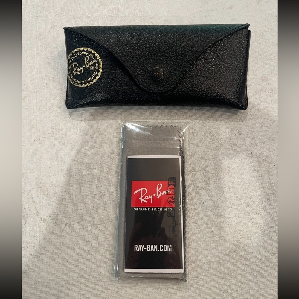 Ray-Ban Black soft style Sunglasses Case with Cleaning Cloth.